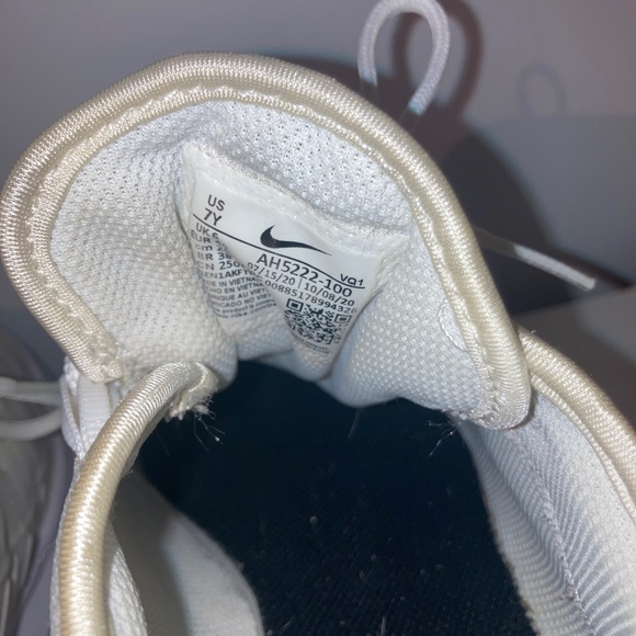 Nike Air Max Axis sneakers - Picture 6 of 8